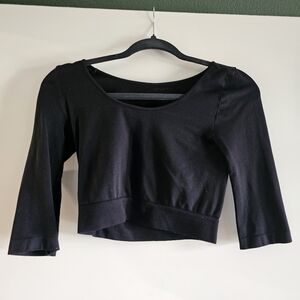 Sivana Black Fitted Stretch 3/4 Sleeve Crop Top